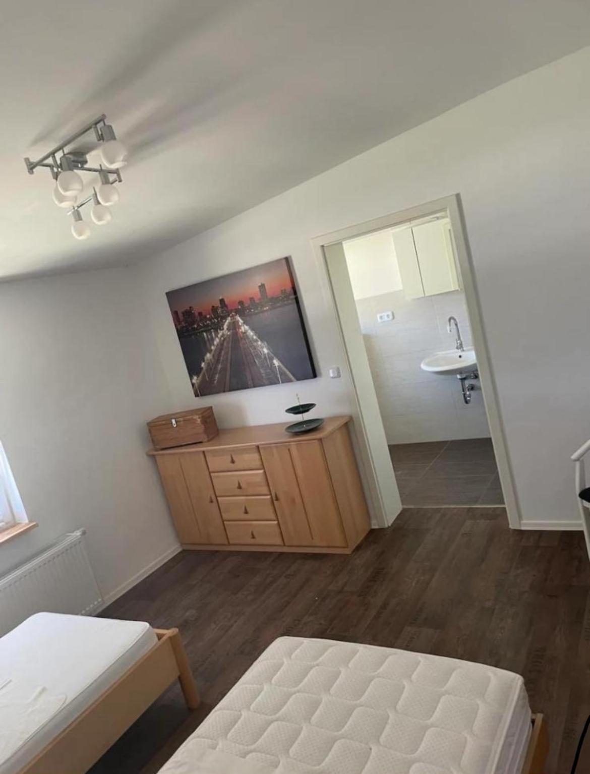 Ferienzimmer Mit Zwei Einzelbetten Und Gemeinschaftkueche Warnow  외부 사진